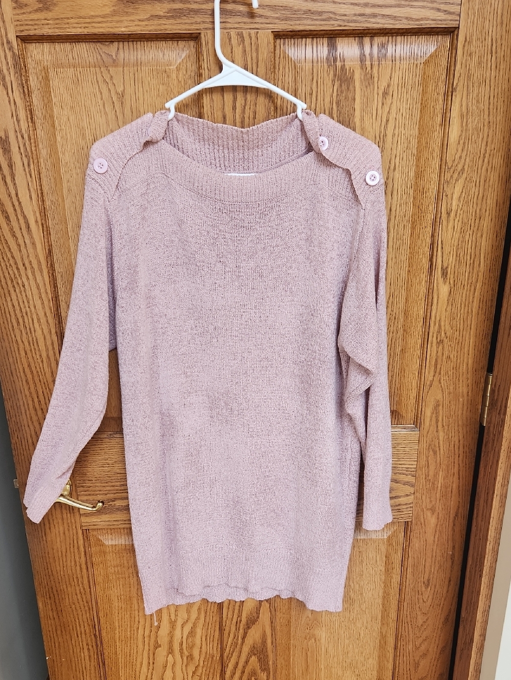 Women’s Button-Shoulder Lightweight Knit Sweater in Dusty Pink
